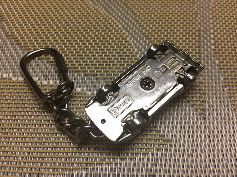 Illustration for article titled Out with the old in with the new (Bburago Ferrari F40 Keychain)